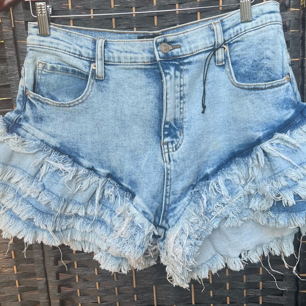 Akira shorts